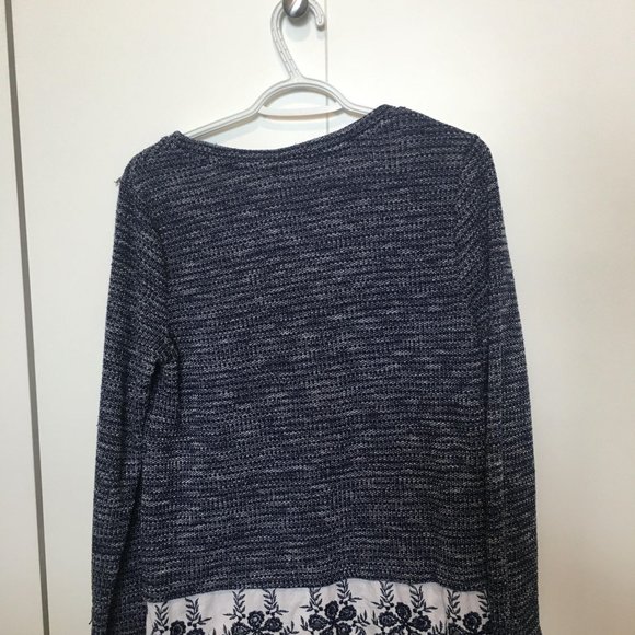 Blue/White Office Attire - Picture 3 of 4